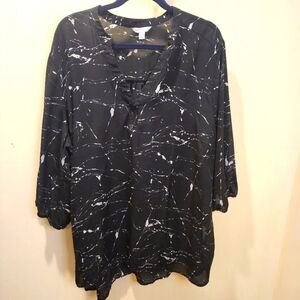 BOUTIQUE Plus size Novelty Print Relaxed Fit Split Sides blouse 3X